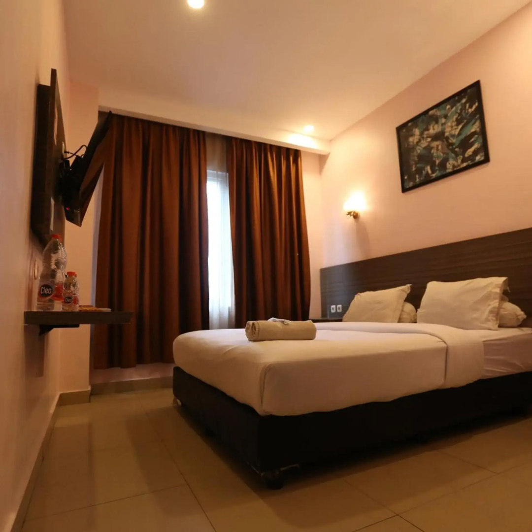 Photo - De'Tonga Hotel