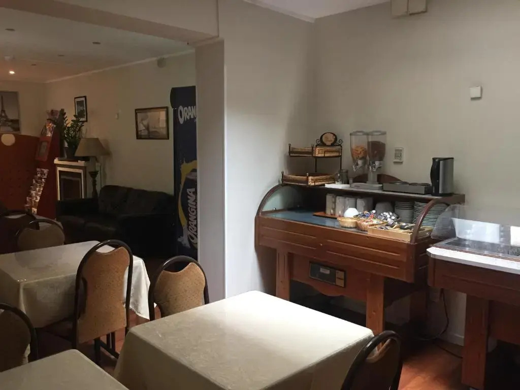 Foto - Hôtel De La Perdrix Rouge