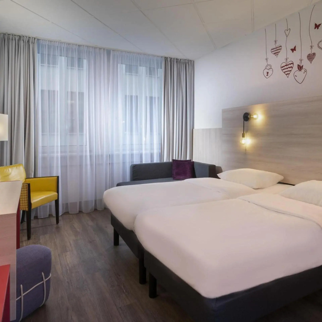 Photo - greet Berlin Alexanderplatz