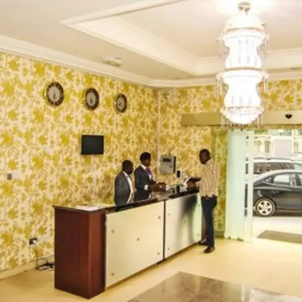 Royal Jatoz Hotel and Suites — фото 1