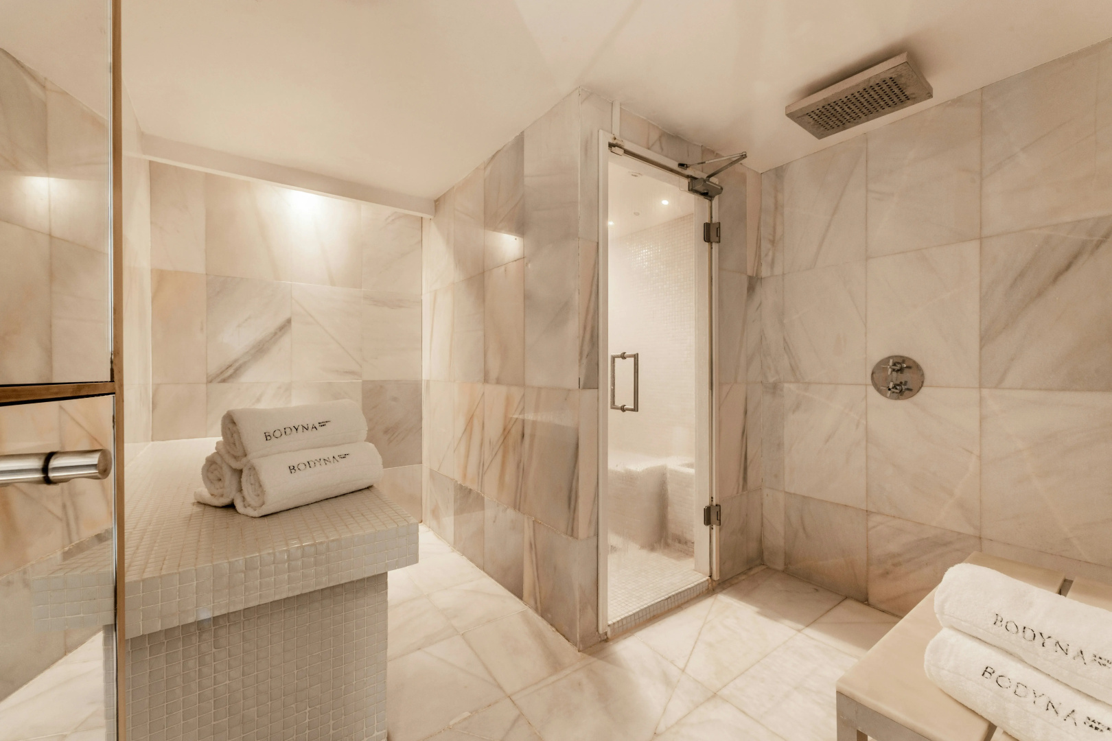Photo - Hospes Puerta de Alcalá, a Member of Design Hotels