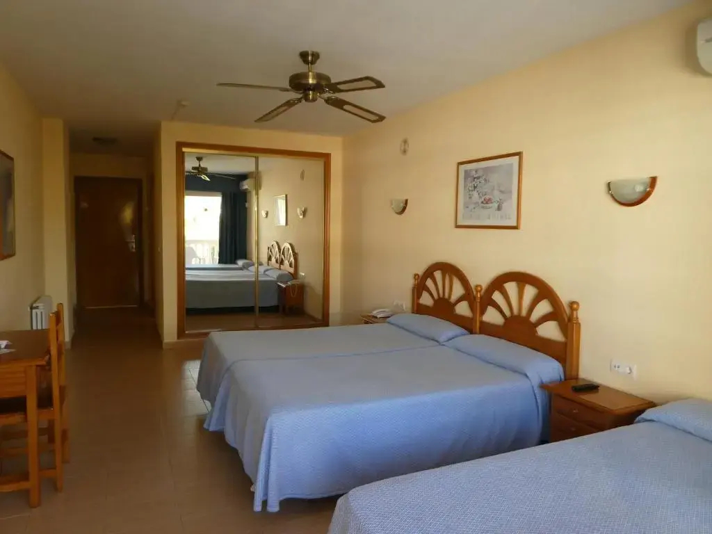 Photo - Hotel Parasol by Dorobe