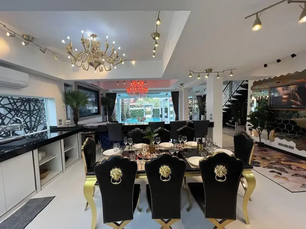 Foto - ART Pool Villa Pattaya 8 Bedroom Grand DELUXE