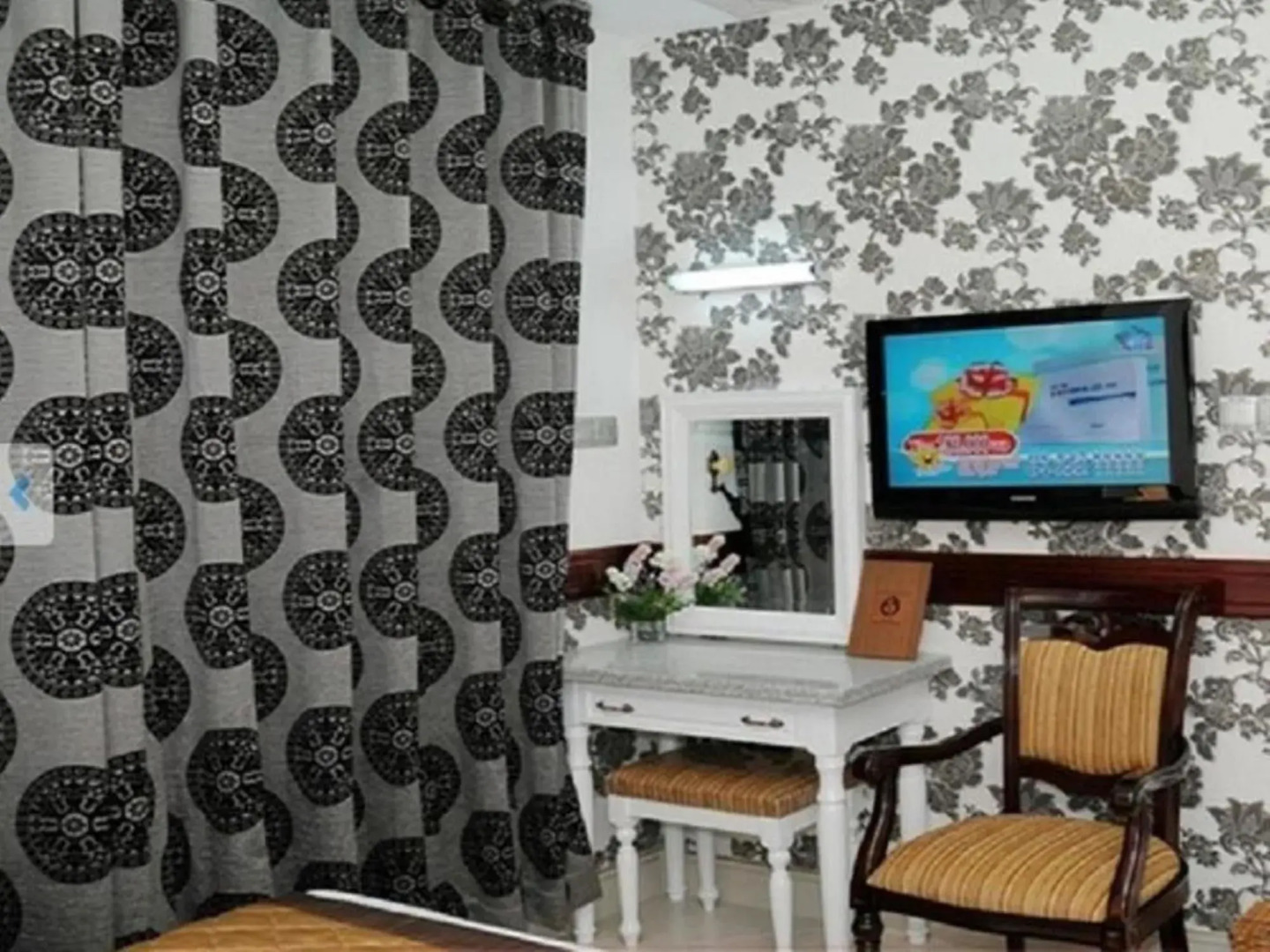 Photo - HOANG THANH THUY AIRPORT HOTEL 2 - Gần Ẩm Thực Đêm Chợ Hoàng Hoa Thám