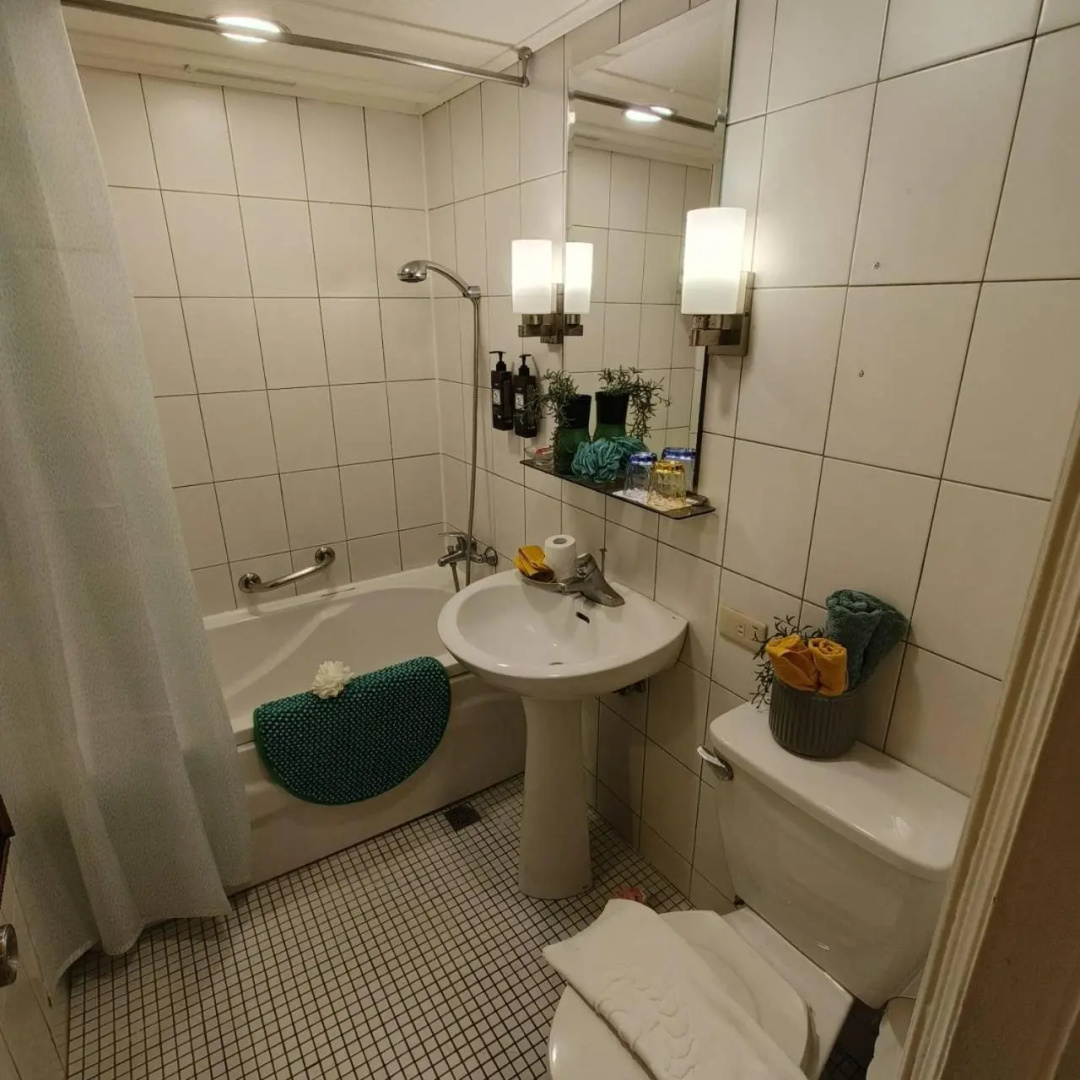 Photo - Erin Hotel