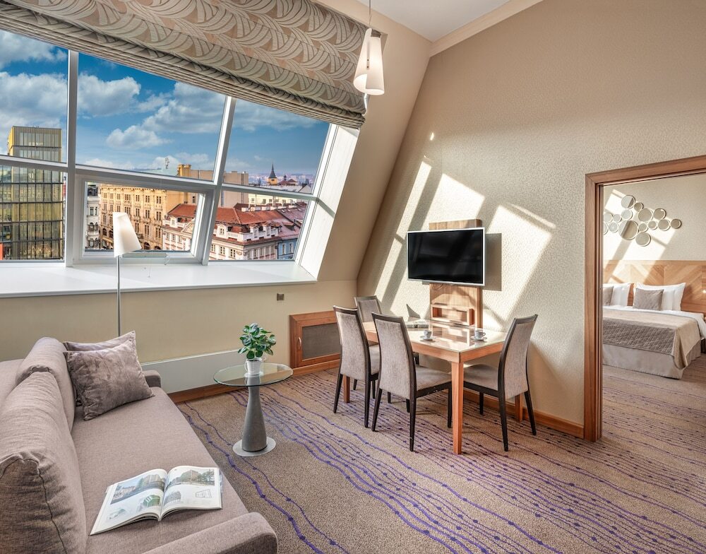 Foto - Crown Palace Apartments by Adrez