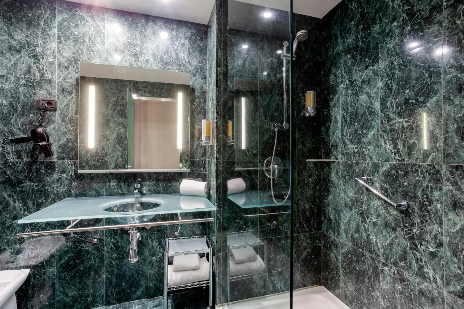 Photo - B&B HOTEL Madrid Getafe