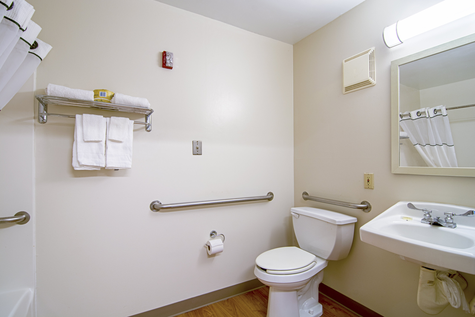 Foto - HomeTowne Studios by Red Roof Chicago - Waukegan