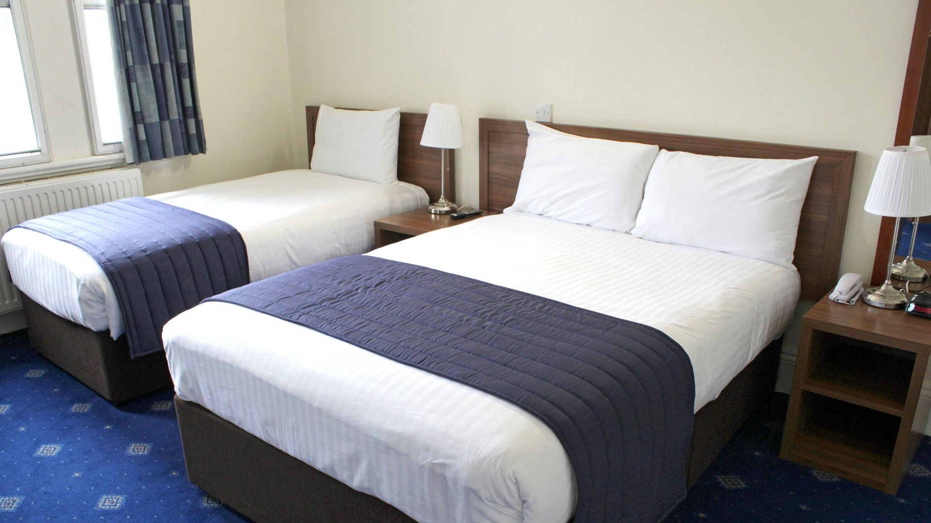 Photo - Discovery Inn - Leeds