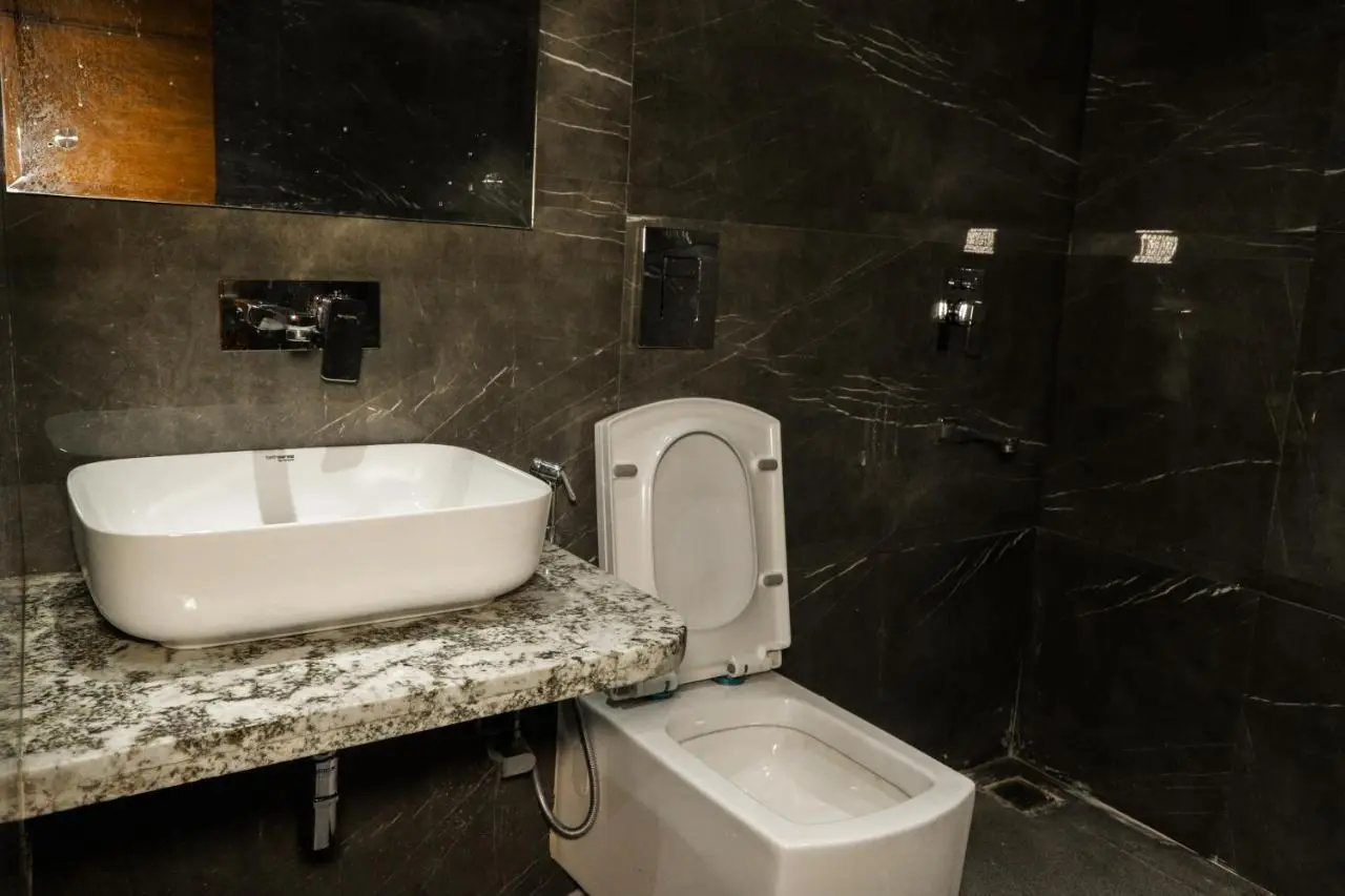 Photo - Hotel Vanson Villa, City Centre - With Free Airport & Train Station Pickup
