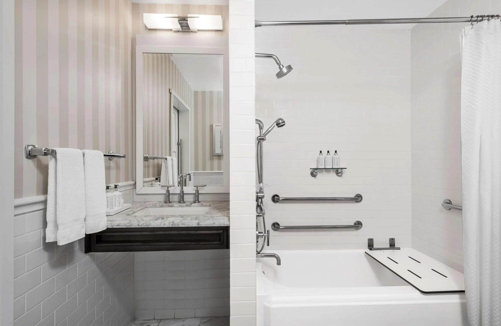 Photo - L'Auberge Del Mar Resort and Spa