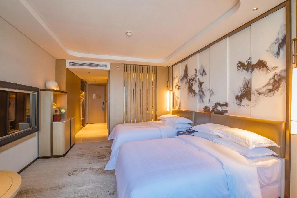 Sheraton Yunfu Xinxing Hotel