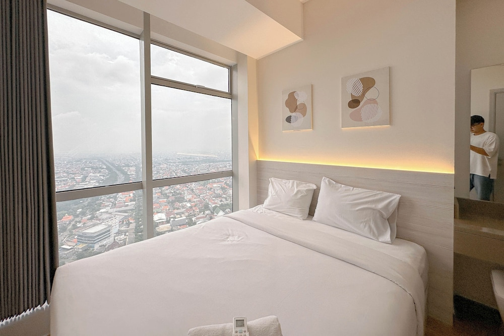 Modern Suite 1Br At Grand Sungkono Lagoon Apartment