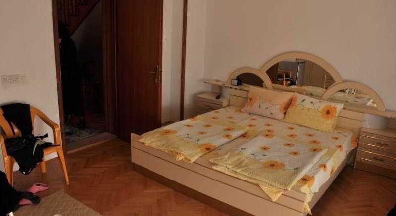 Damaja Guest House