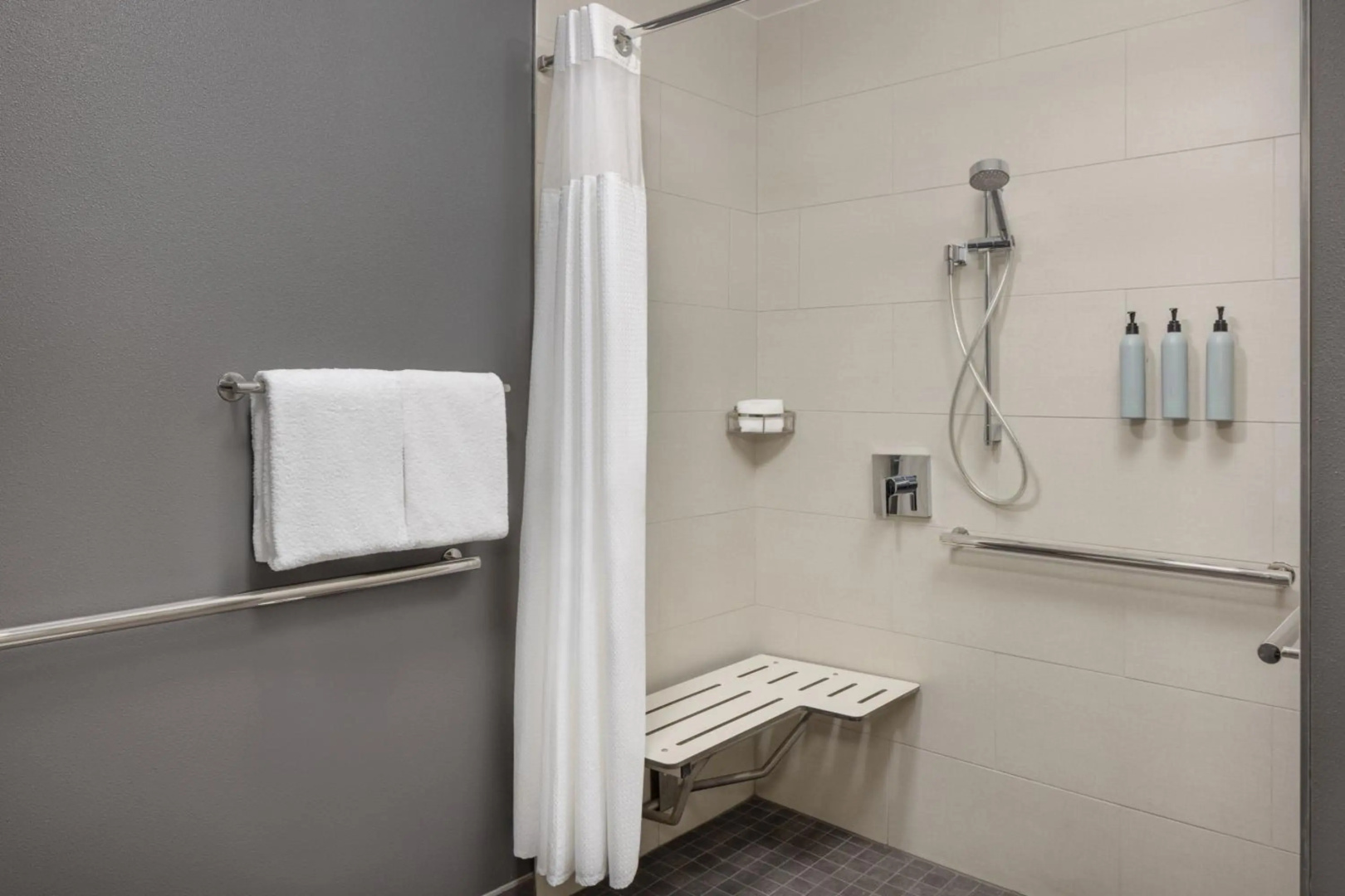 Foto - Courtyard by Marriott Edison Woodbridge