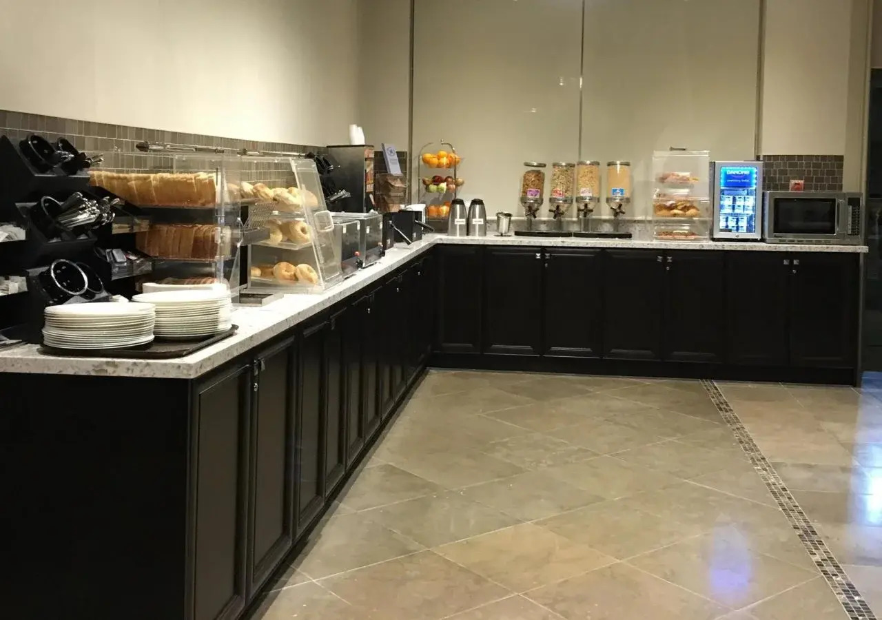 Photo - Best Western Plus Travel Hotel Toronto Airport