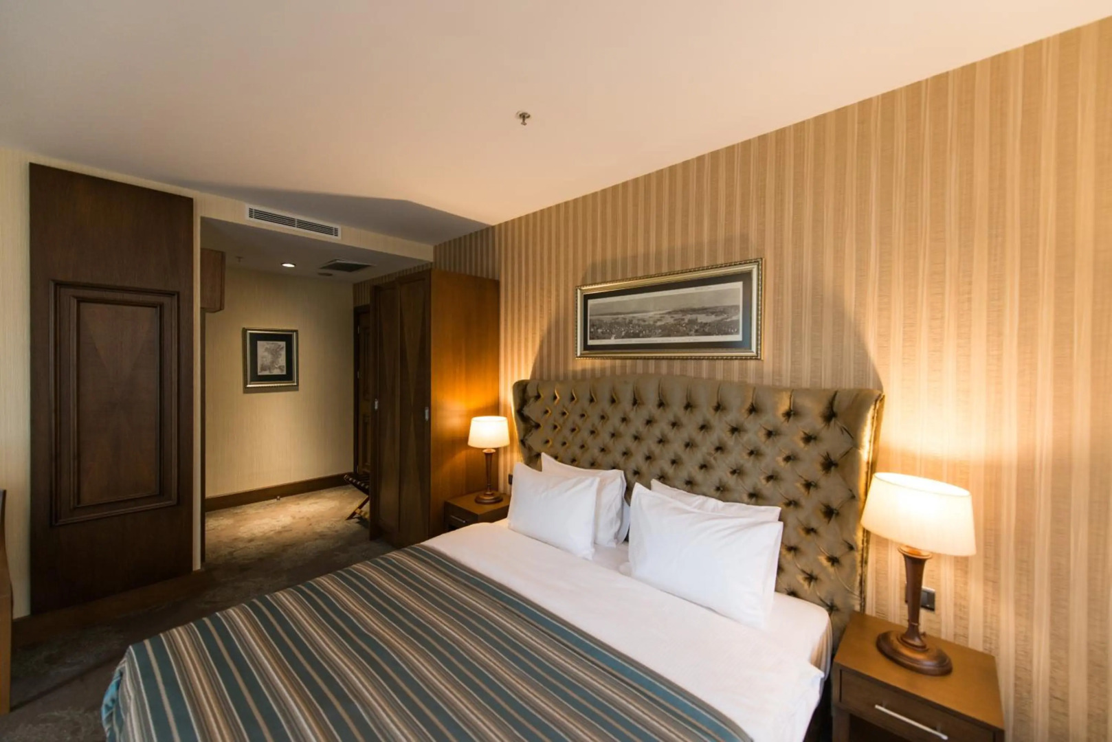 Photo - Hotel Condal