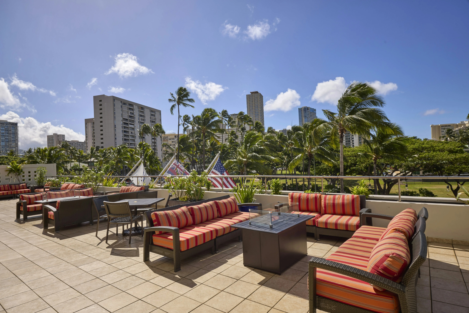 Photo - DoubleTree by Hilton Hotel Alana - Waikiki Beach