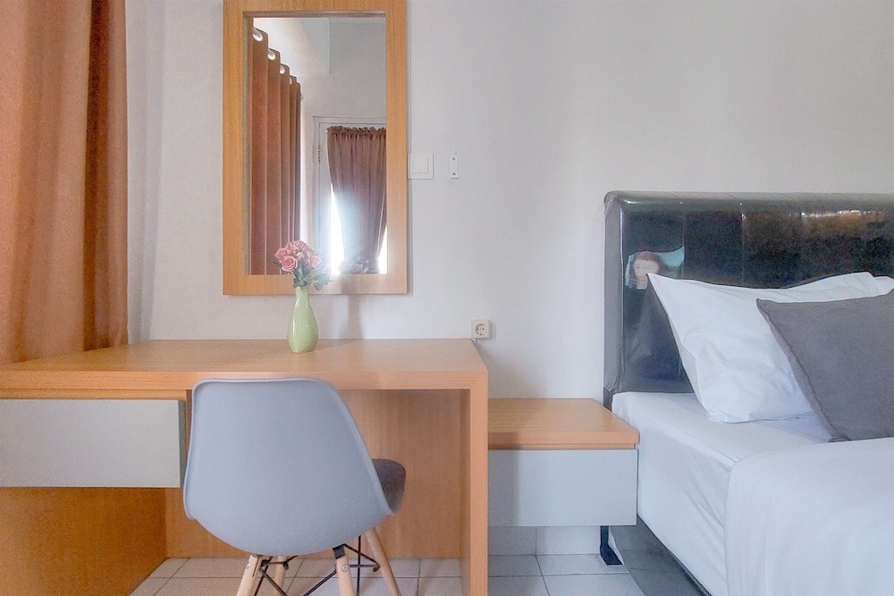 Best Place Studio At Amazana Serpong Apartment