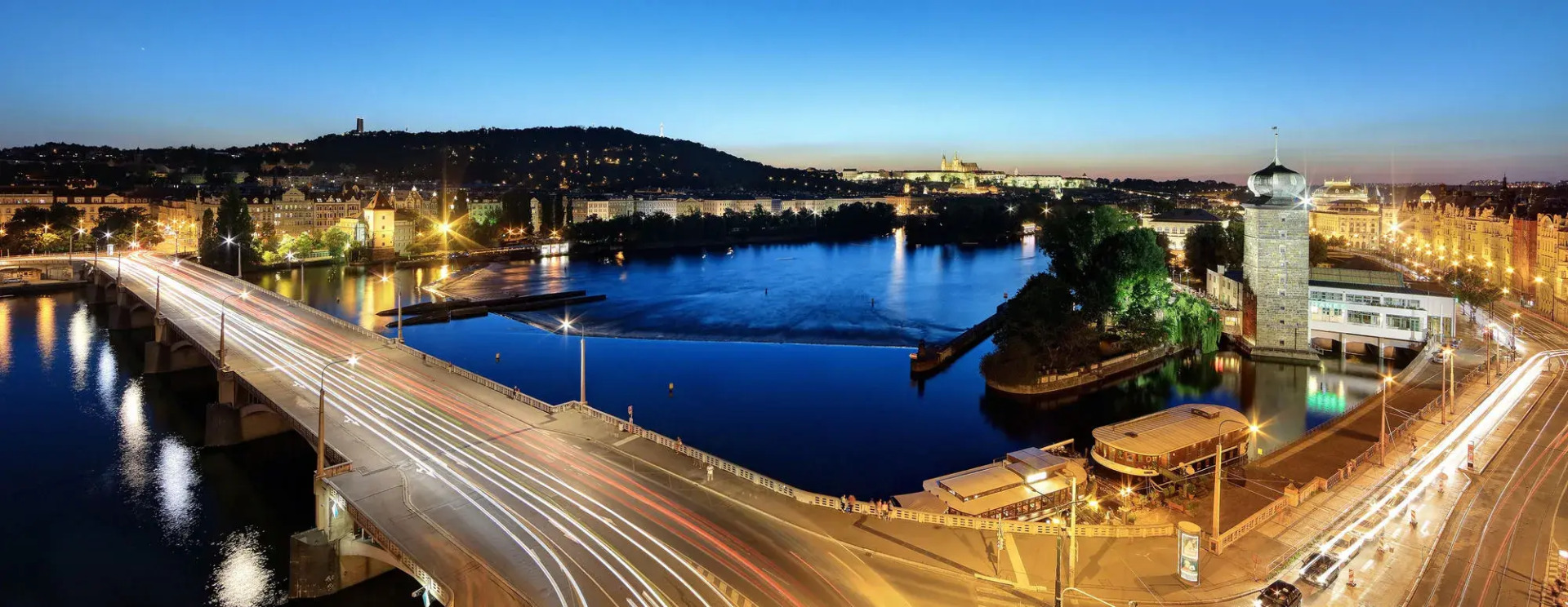 Foto - Dancing House - Tančící dům hotel