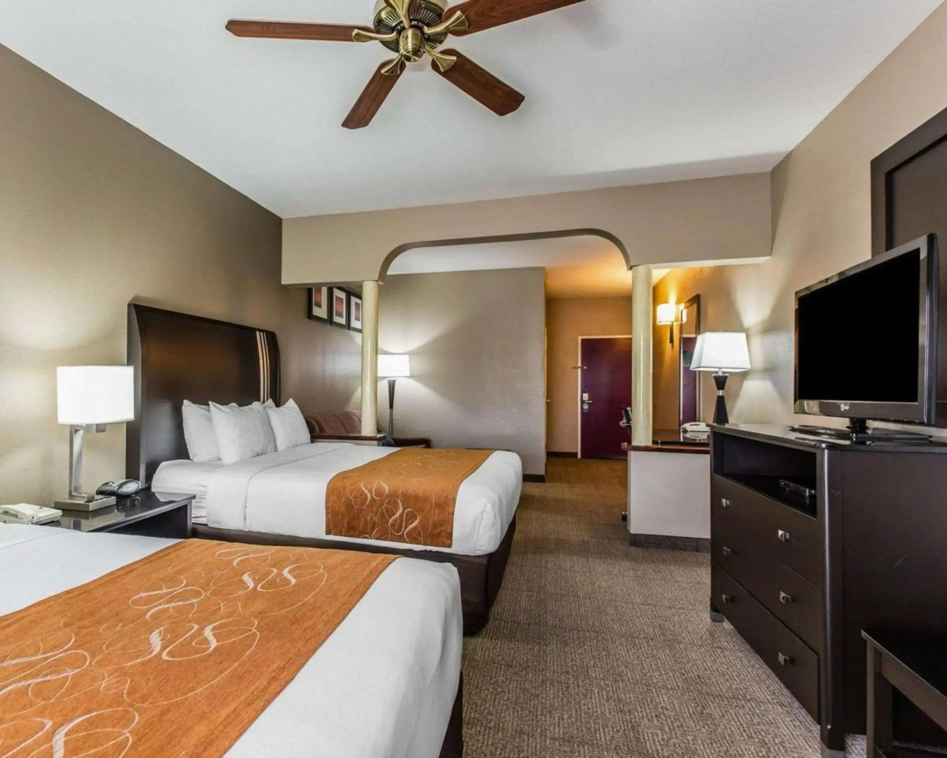 Photo - SureStay Plus Hotel by Best Western Gatlinburg