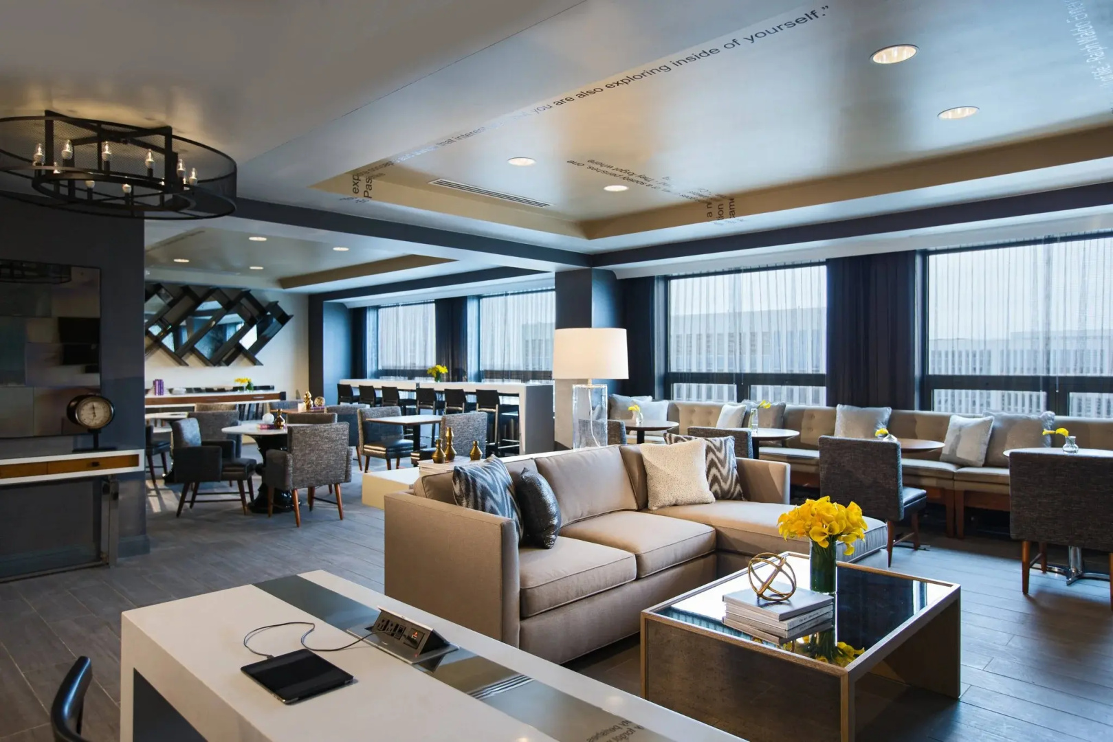 Photo - Renaissance Chicago O'Hare Suites Hotel