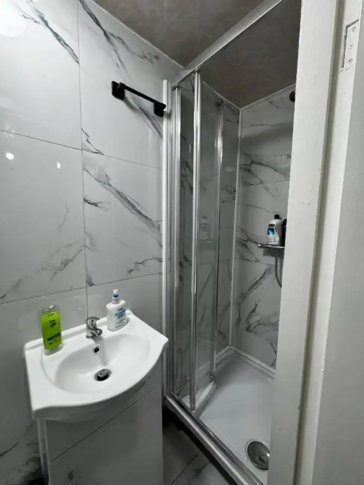 Foto - OYO Unique Guestroom - Farnworth, Easy Access to Bolton