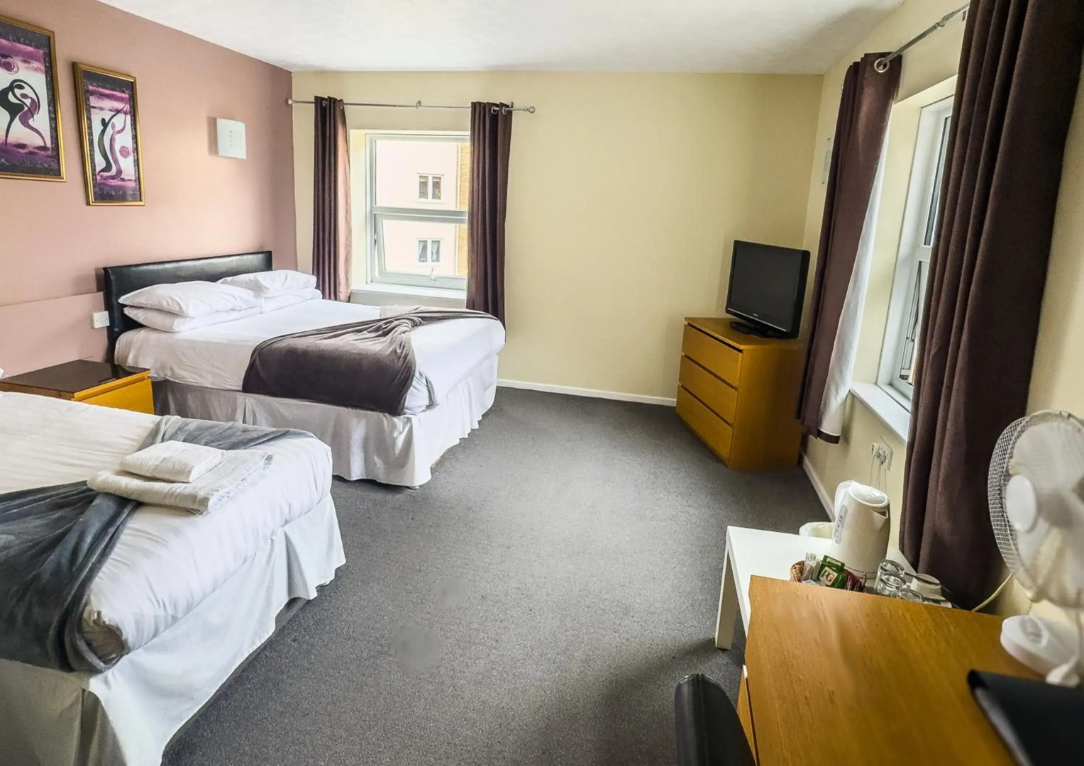 Photo - The Oakland Hotel