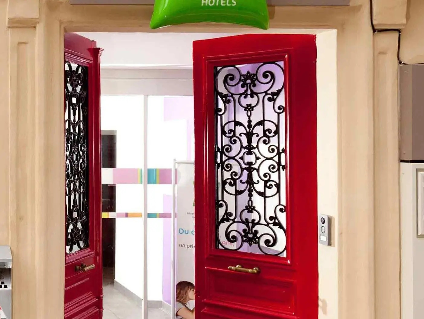 Foto - Accueil Hôtel Paris Pigalle Montmartre - Hôtel rénové