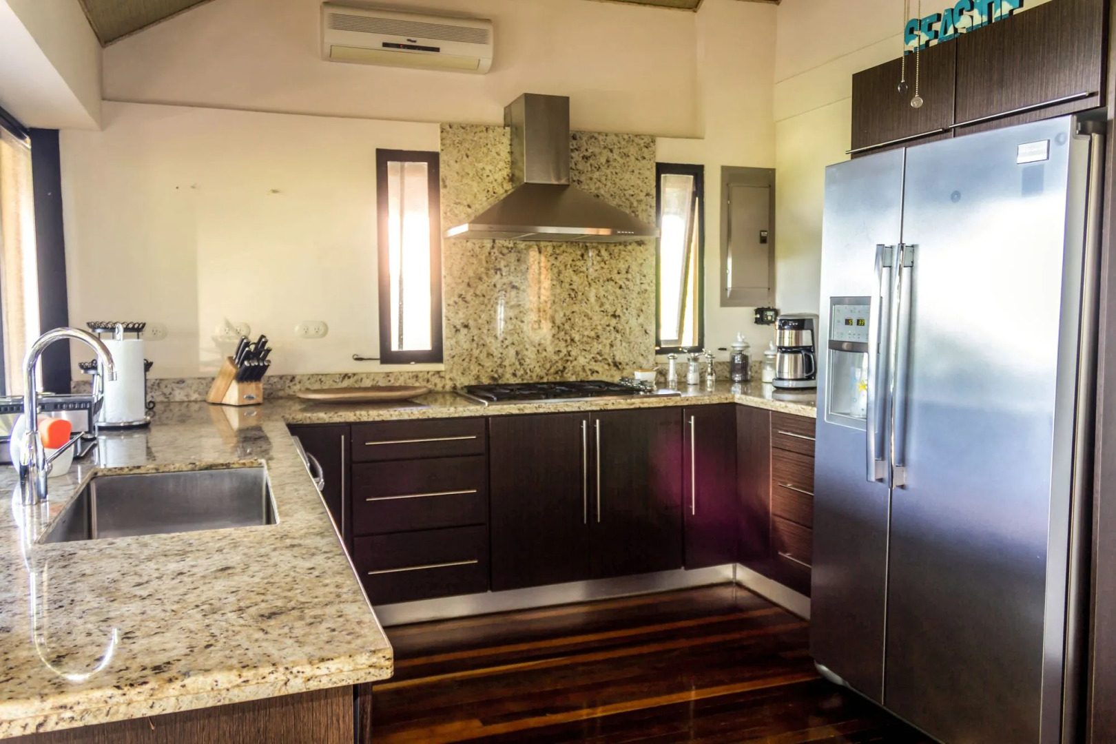 Photo - Tulemar Resort