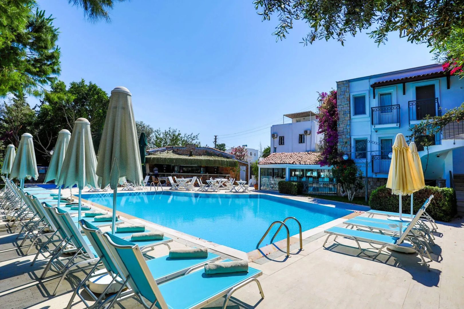 Photo - Moonshine Hotel & Suites