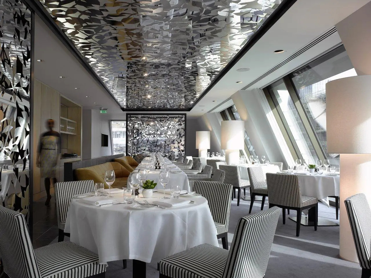 Photo - South Place Hotel