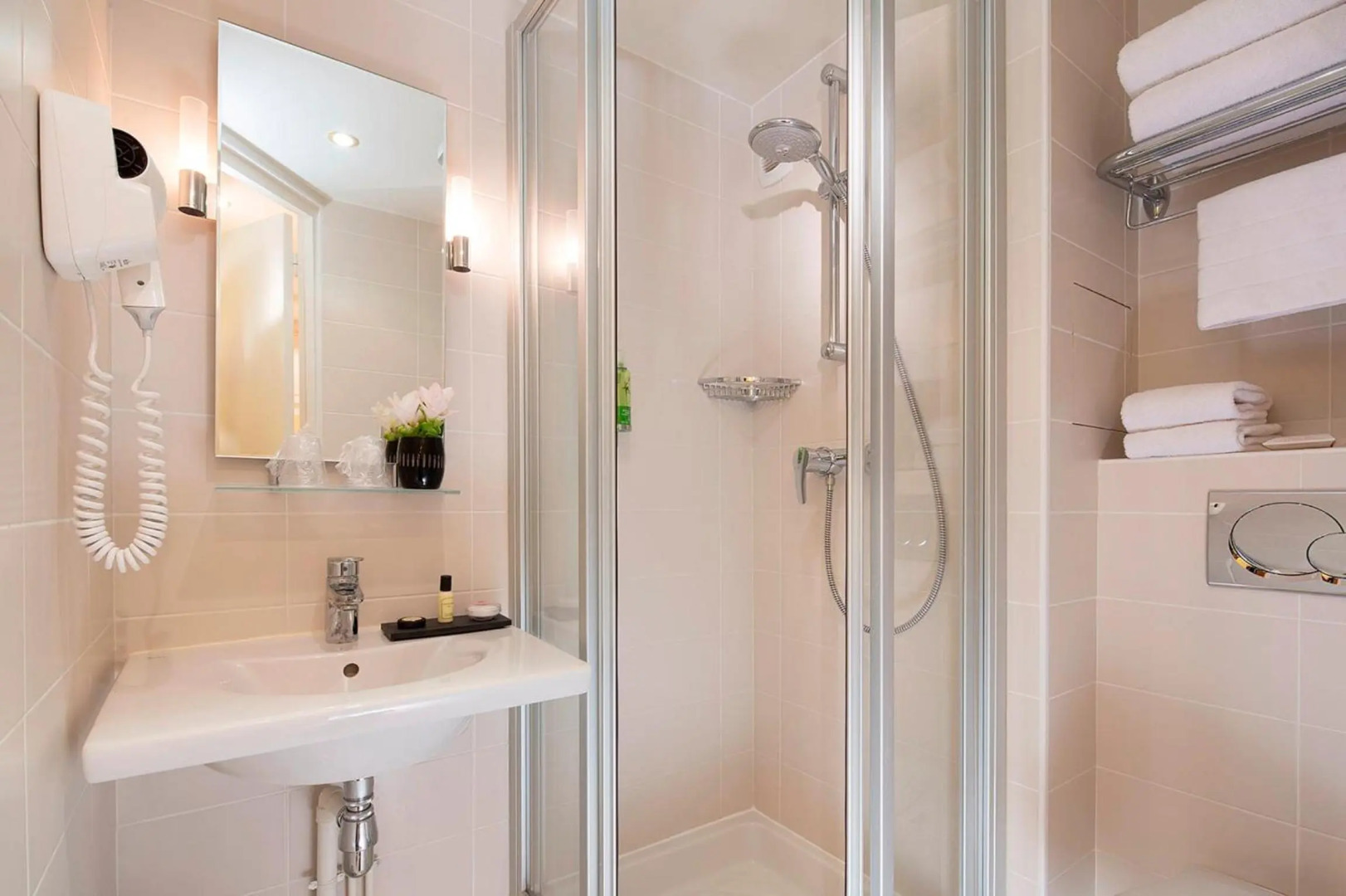 Photo - Queen Mary Opera