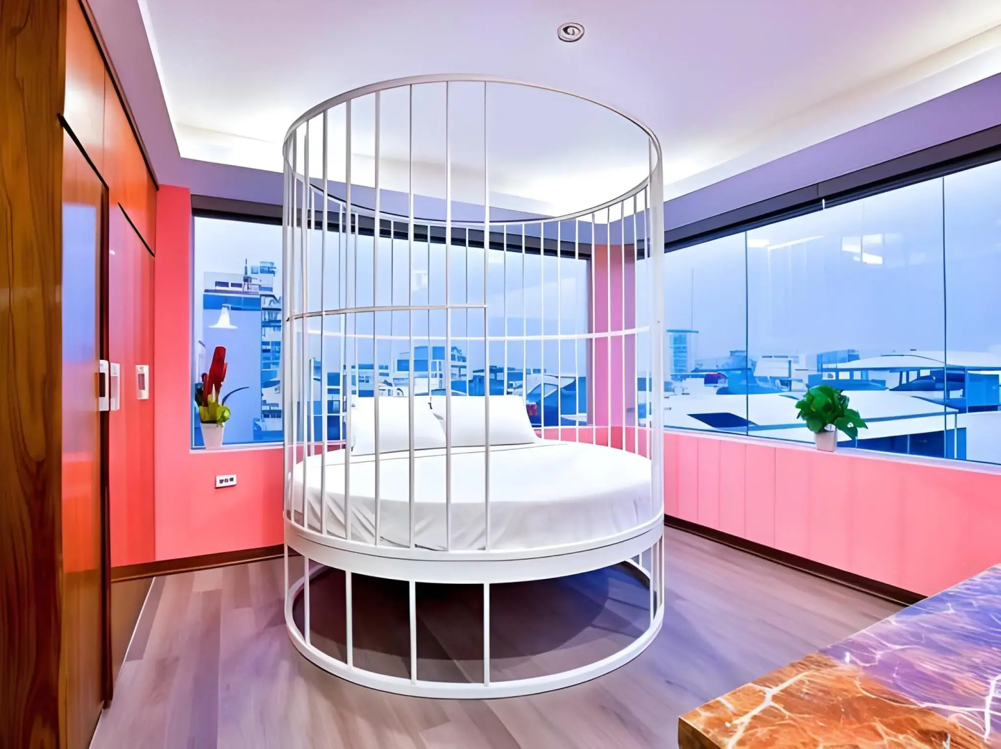 Photo - Night Hotel