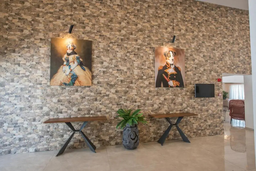 Photo - Bohemian Gardens Hotel