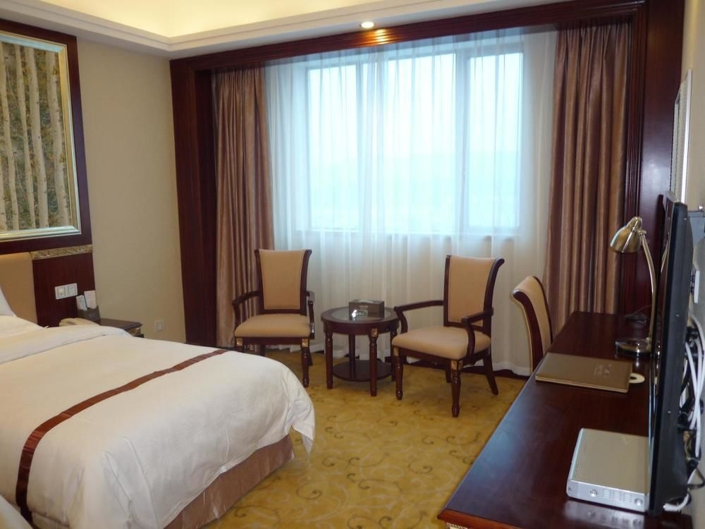 Longzhu Hotel