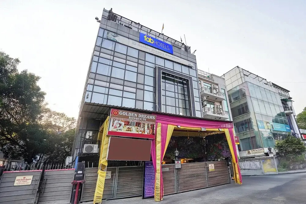 Foto - FabHotel Golden Eye Inn - Nehru Place Market