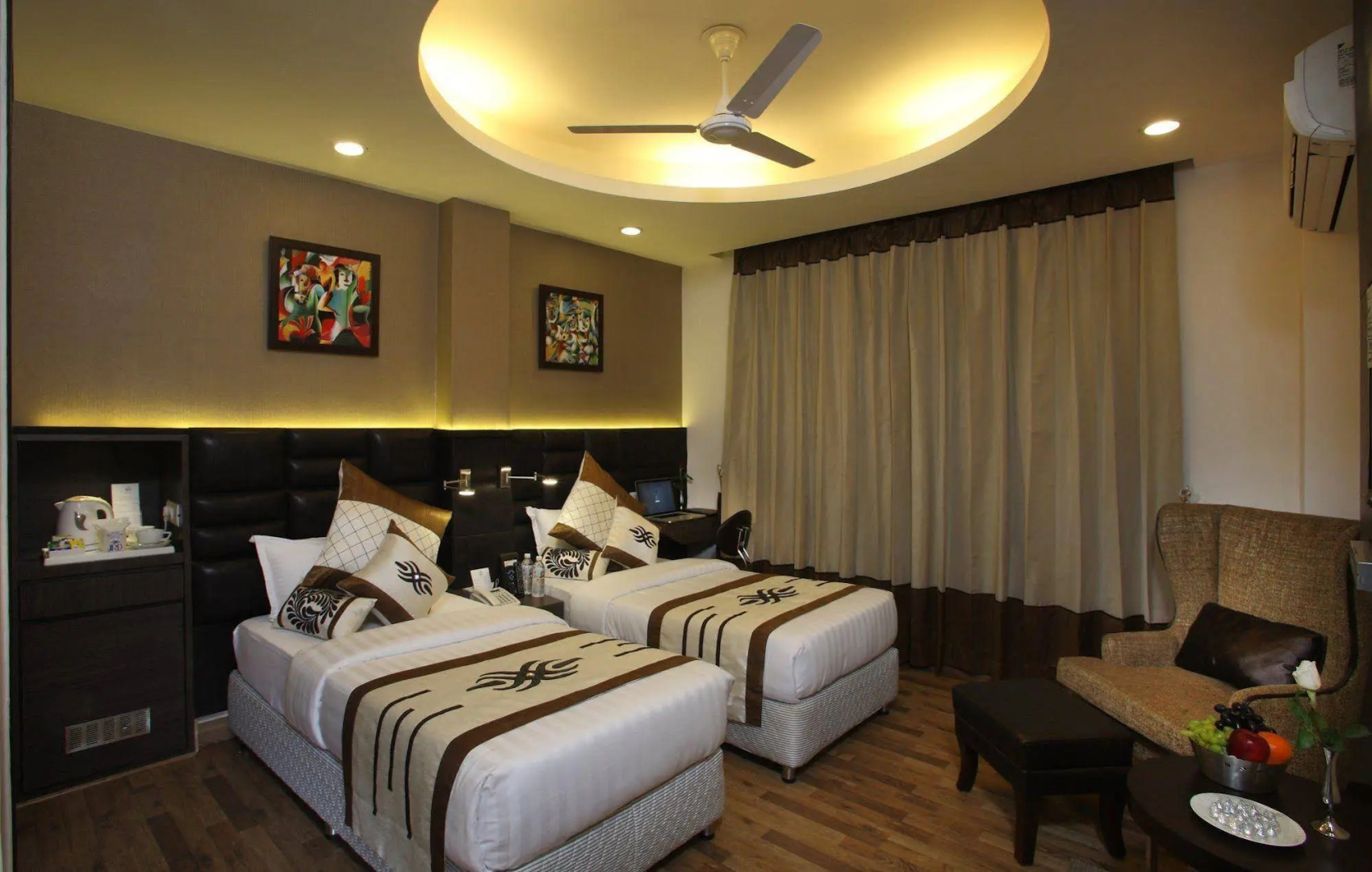 Photo - JRD Luxury-Business Hotel