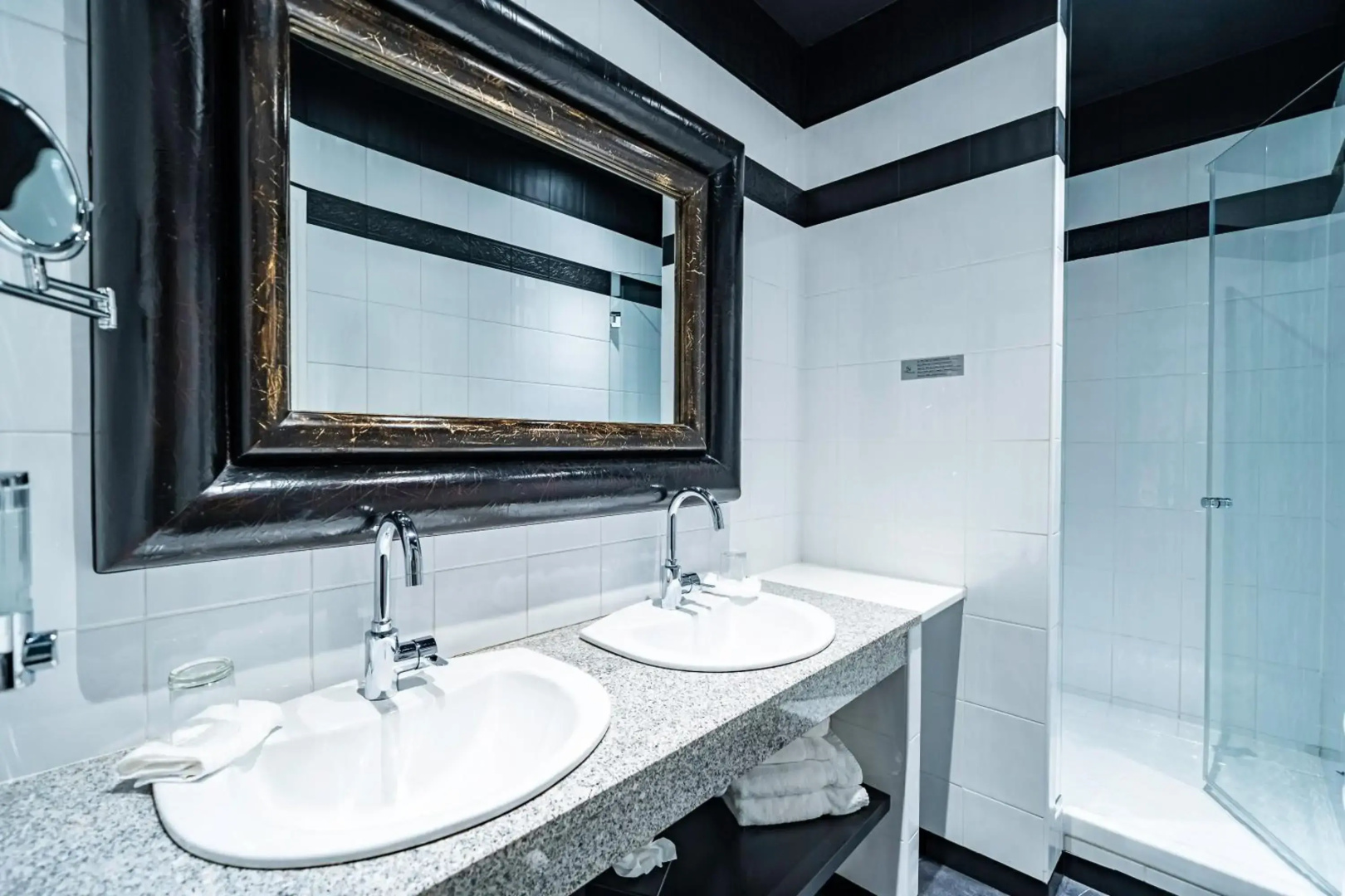 Photo - Hotel Villa Nicolo - Tour Eiffel