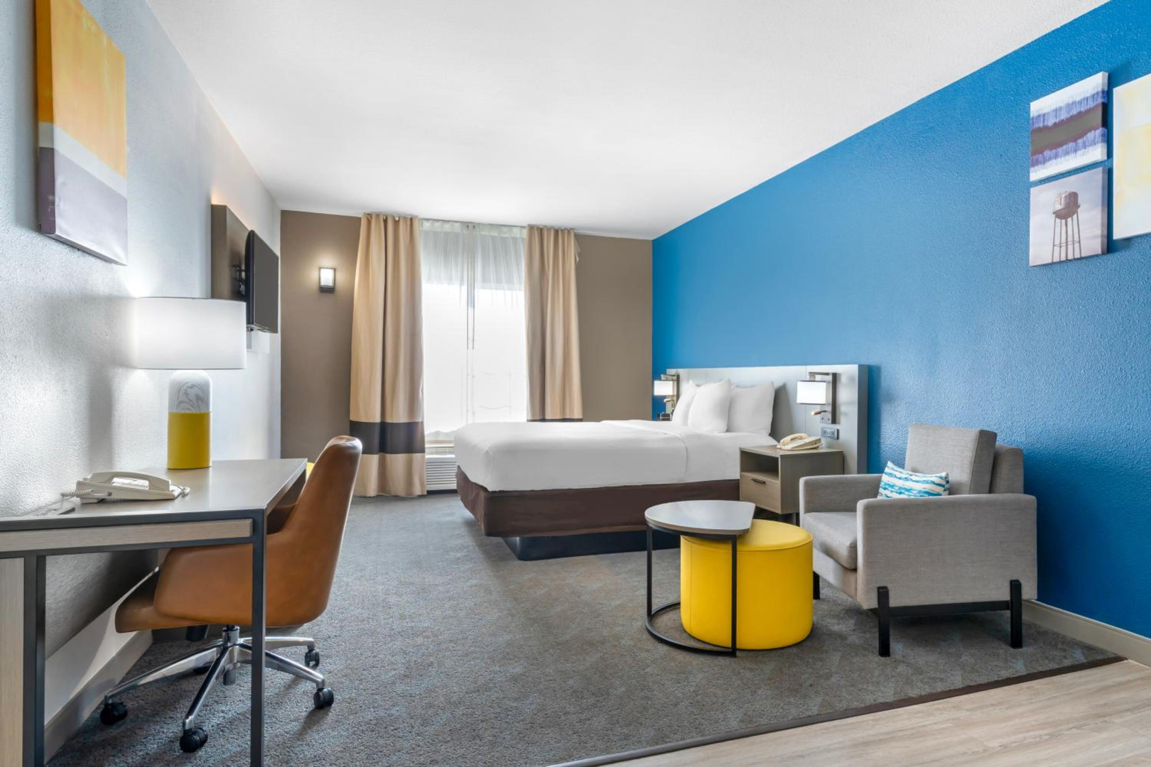Photo - Comfort Inn & Suites Sacramento - University Area