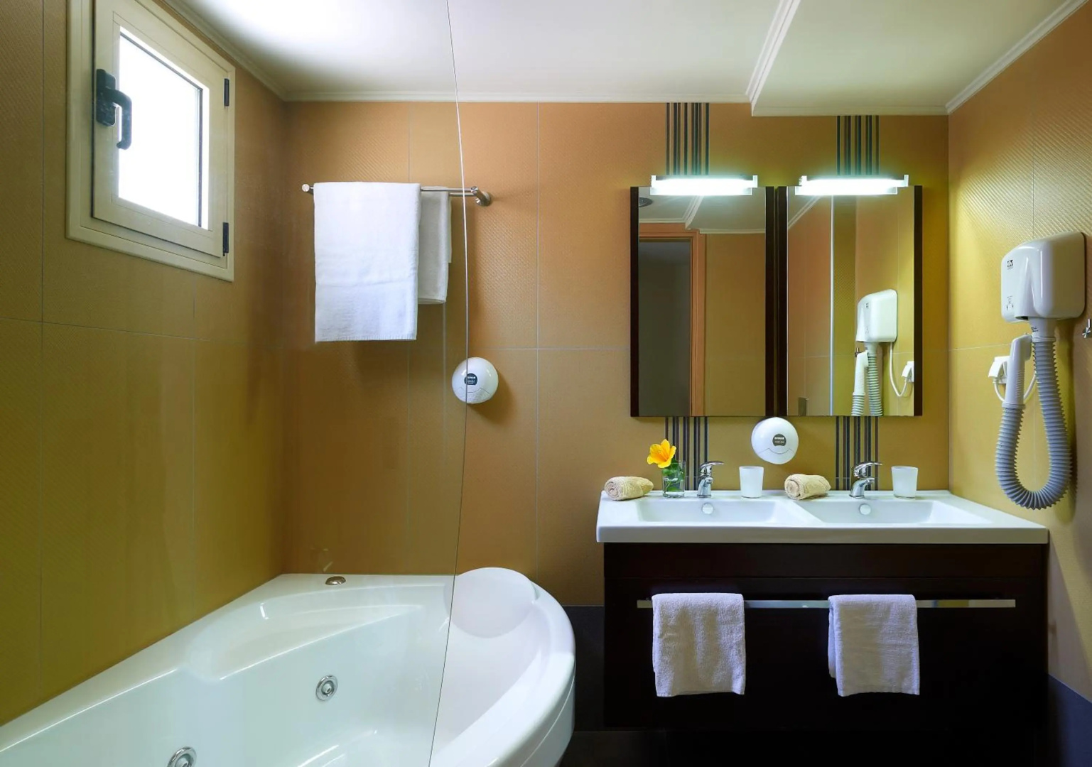 Photo - Macaris Suites and SPA