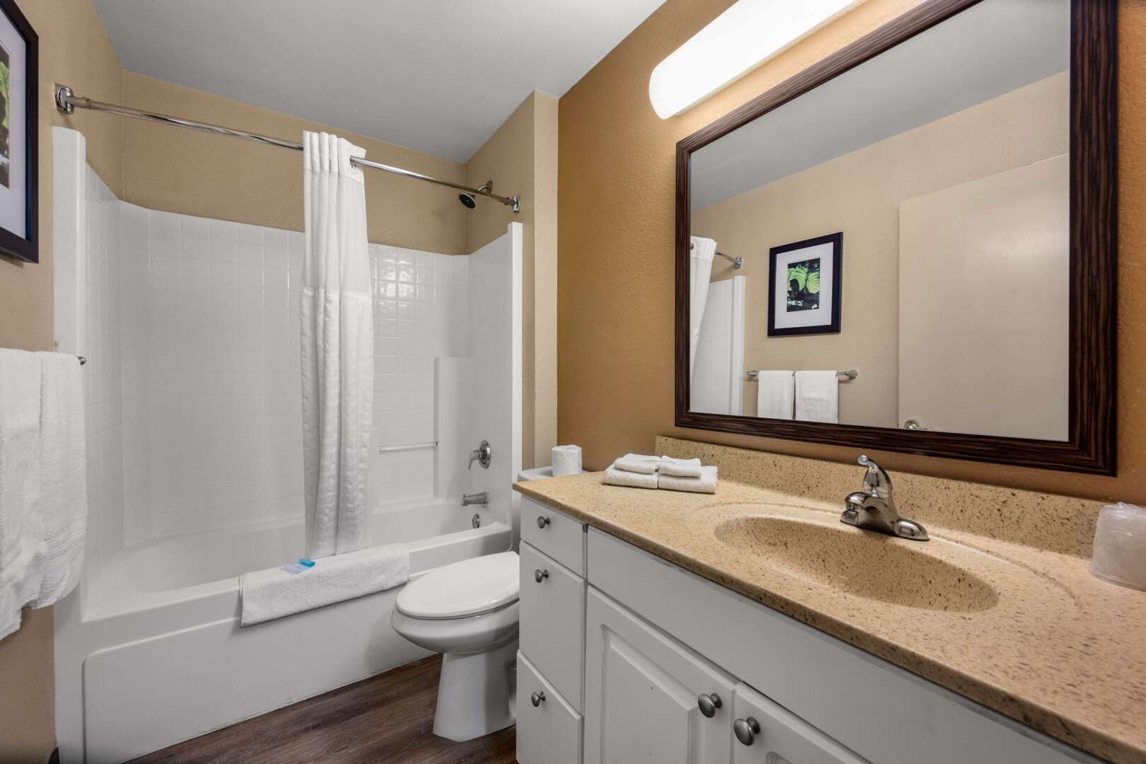 Foto - Suburban Studios Houston North I-45