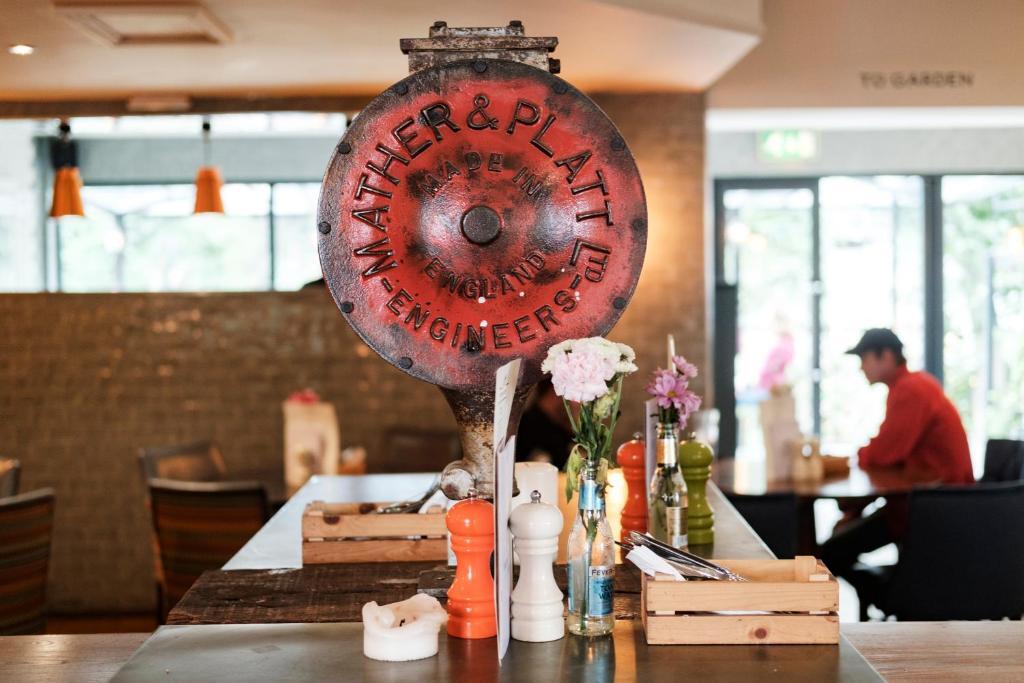 Photo - The Drayton Court Hotel