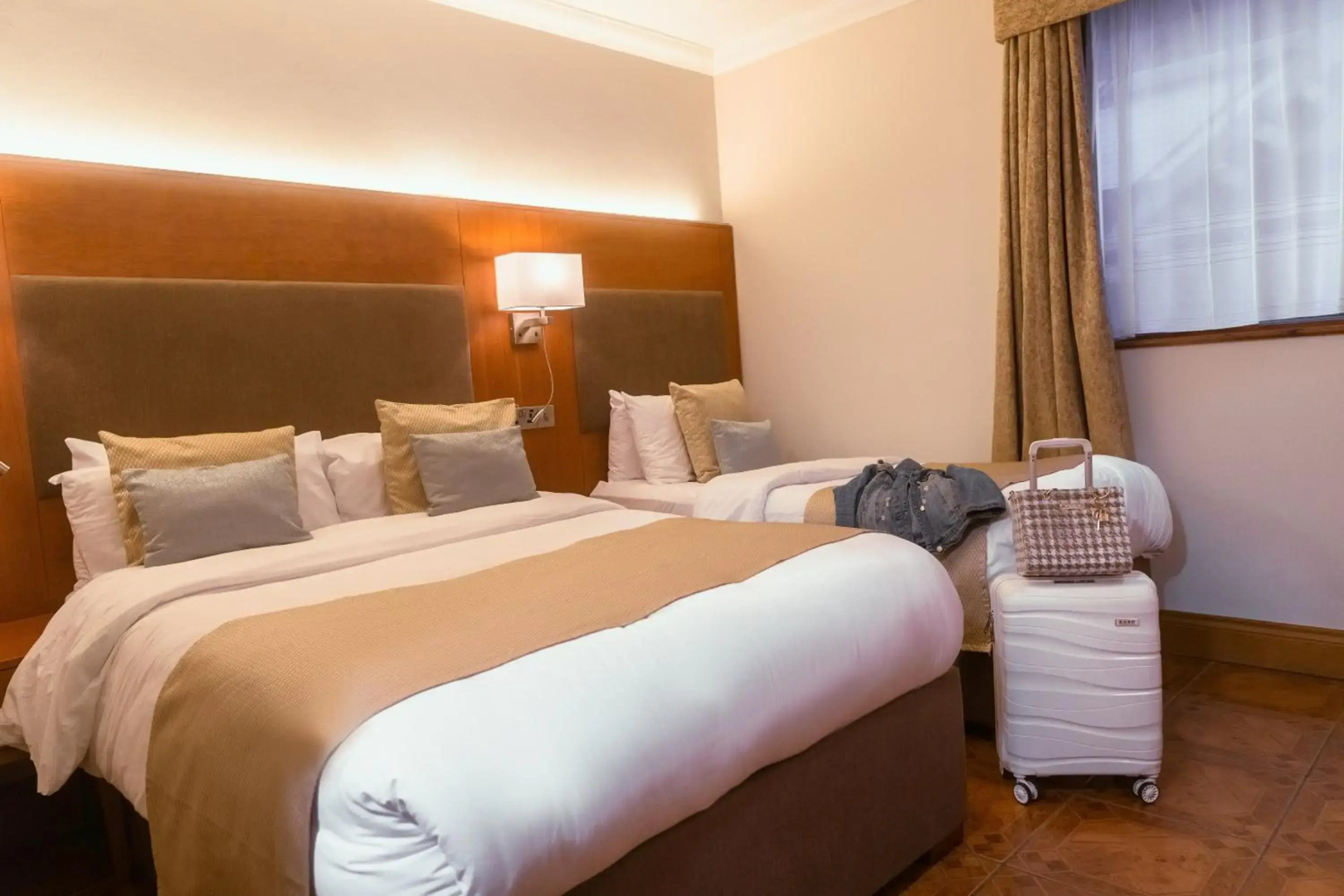 Photo - Uppercross House Hotel