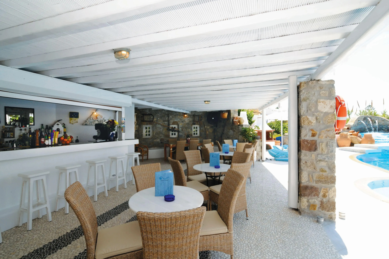 Photo - Kamari Hotel