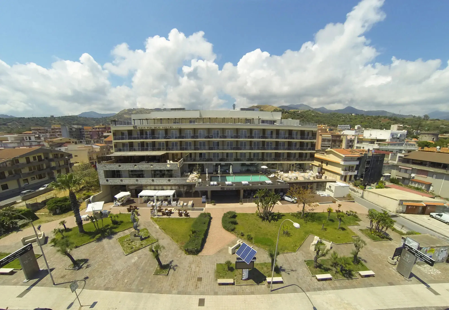 Photo - Main Palace Hotel