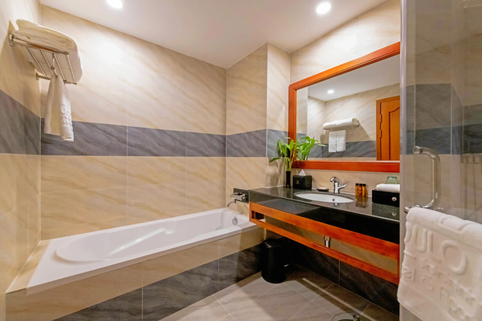 Photo - Poulo Wai Hotel, Trademark Collection by Wyndham