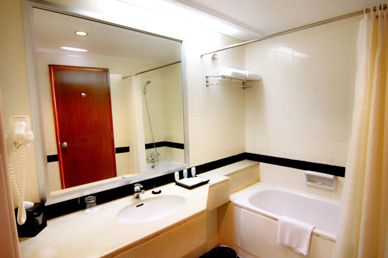 Foto - Menara Peninsula Hotel Jakarta