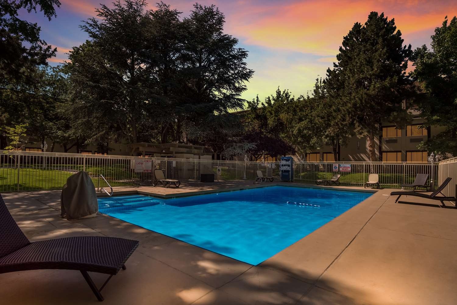 Photo - SureStay Plus Hotel by Best Western Reno Airport