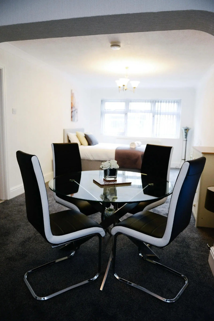 Photo - Bridle Lodge Apartments